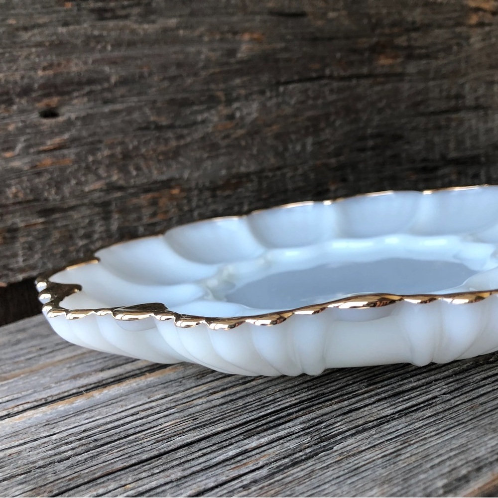Milk Glass vintage Egg dish Fire-King Anchor Hocking deviled egg plate gold trim - Picture 6 of 11